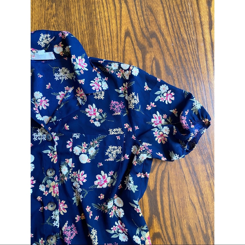 Pink Rose Floral Button Up T-Shirt | Navy Blue. size- Medium
